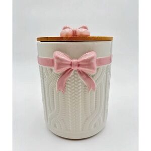 NWT - La Cucina 61 oz Coquette Bow & Sweater Design Ceramic Canister